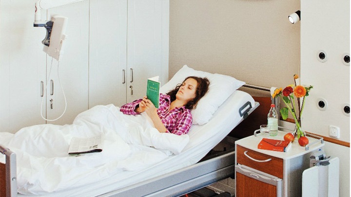 HealWell fördert gesündere Schlafrhythmen und ermöglicht Mitarbeitern und Patienten ein besseres Sehen, ein größeres Wohlbefinden und eine optimale Leistung.