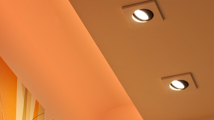 Der HealWell LED-Spot von Philips Lighting verbessert das Patientenerlebnis durch einfache Orientierung für Pflegeteams