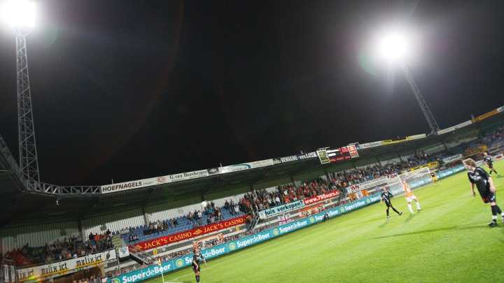 Fußballfeld-Beleuchtung - LED-Flutlichter
