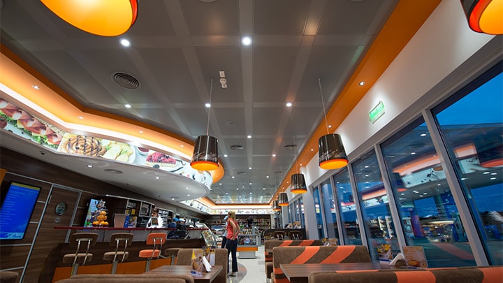 Build a better experience - led lights for convenience store